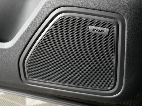 Certified 2023 Porsche Macan AWD/4WD image 19