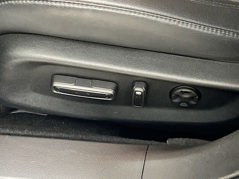 Used 2018 Honda Accord Touring image 16