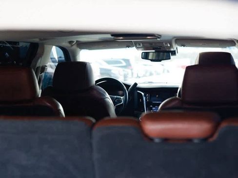 Used 2016 Cadillac Escalade ESV Luxury image 34