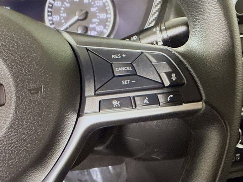 Used 2025 Nissan Sentra SV image 15