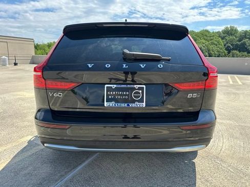Certified 2025 Volvo V60 B5 Cross Country Plus AWD/4WD image 7