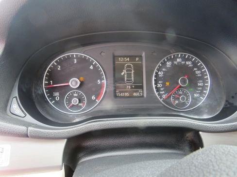 Used 2015 Volkswagen Passat TDI SE image 12