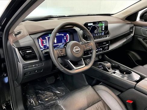 Used 2023 Nissan Rogue Platinum w/ Platinum Premium Package image 12