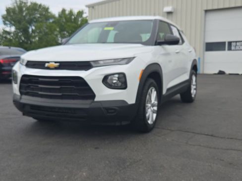 Used 2022 Chevrolet TrailBlazer LS FWD image 4
