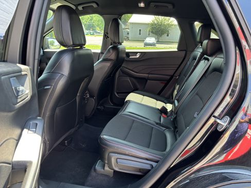 Used 2025 Ford Escape ST-Line Select AWD/4WD image 14