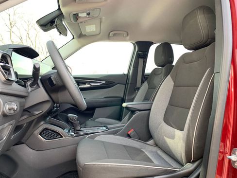 Used 2025 Chevrolet TrailBlazer LT image 24