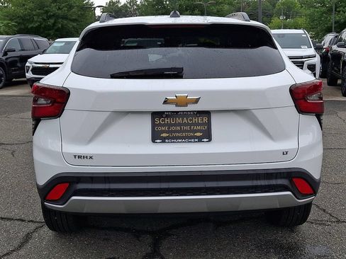 Certified 2024 Chevrolet Trax LT w/ Driver Confidence Package FWD image 5