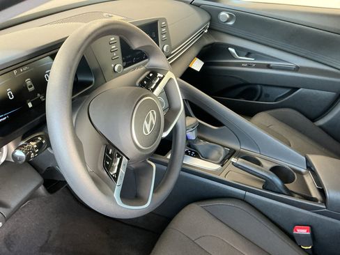 New 2026 Hyundai Elantra SE FWD image 10