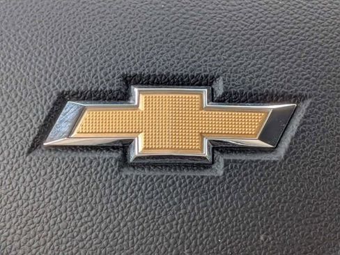 Used 2025 Chevrolet Trax LT w/ LT Convenience Package FWD image 26