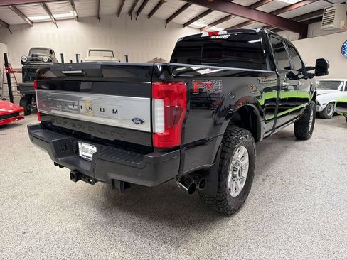 Used 2019 Ford F250 Platinum w/ Platinum Ultimate Package AWD/4WD image 7