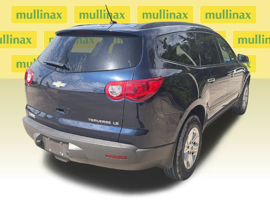 Used 2011 Chevrolet Traverse LS FWD image 4