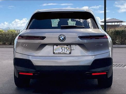 Used 2023 BMW iX xDrive50 w/ Ultimate Package 2 AWD/4WD image 4
