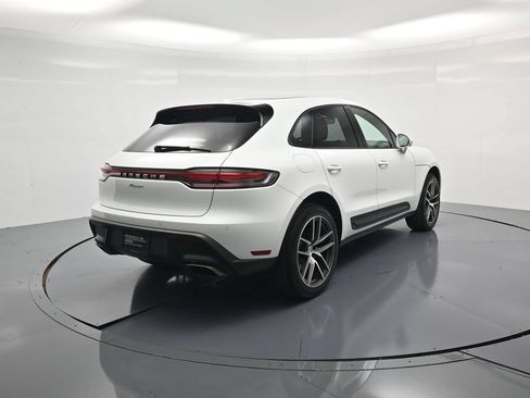 Used 2026 Porsche Macan AWD/4WD image 36
