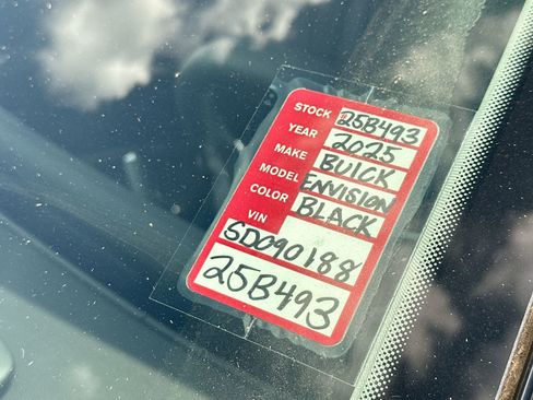 New 2025 Buick Envision Avenir image 27