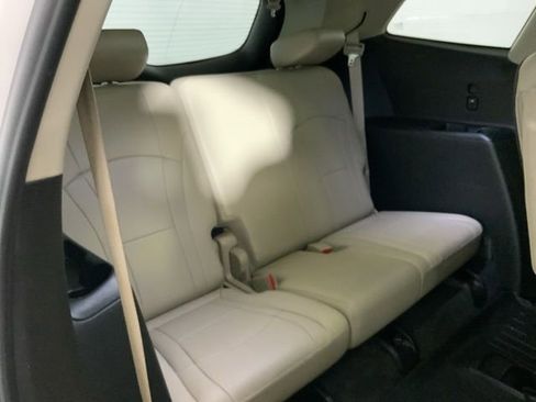 Used 2018 Buick Enclave Essence FWD image 28
