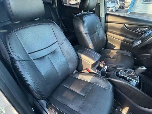 Used 2018 Nissan Rogue SL FWD image 13