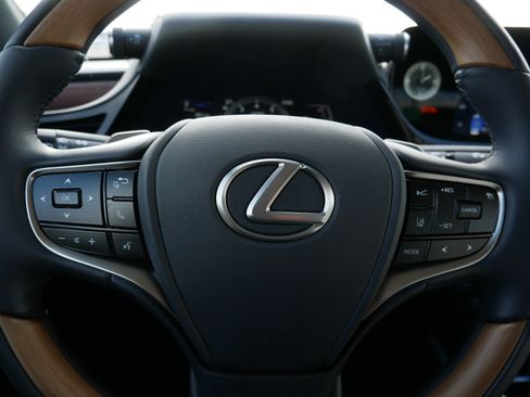 Used 2025 Lexus ES 350 Ultra Luxury image 23