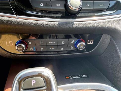 Used 2021 Buick Enclave Avenir w/ Avenir Technology Package AWD/4WD image 24