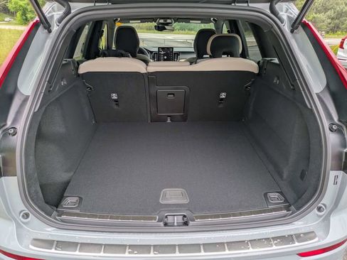 Used 2026 Volvo XC60 B5 Plus w/ Protection Package Premier AWD/4WD image 13