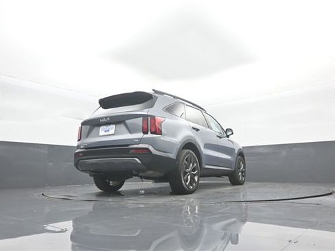 Used 2023 Kia Sorento X-Line EX image 32
