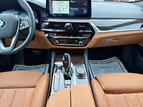 Used 2023 BMW 530i w/ Premium Package image 19