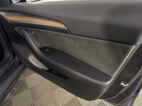 Used 2023 Tesla Model 3 Performance image 34