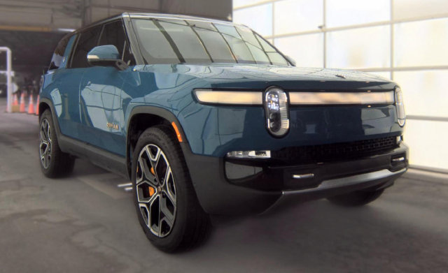 Used 2023 Rivian R1S Adventure Quad AWD/4WD image 11