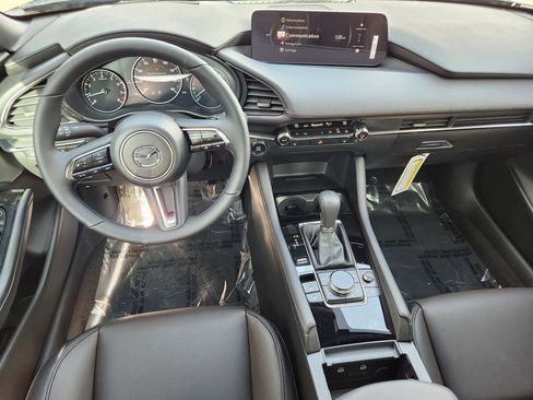 New 2026 MAZDA MAZDA3 Hatchback w/Premium Plus Pkg image 3
