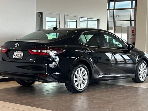 Certified 2022 Toyota Camry LE FWD image 4