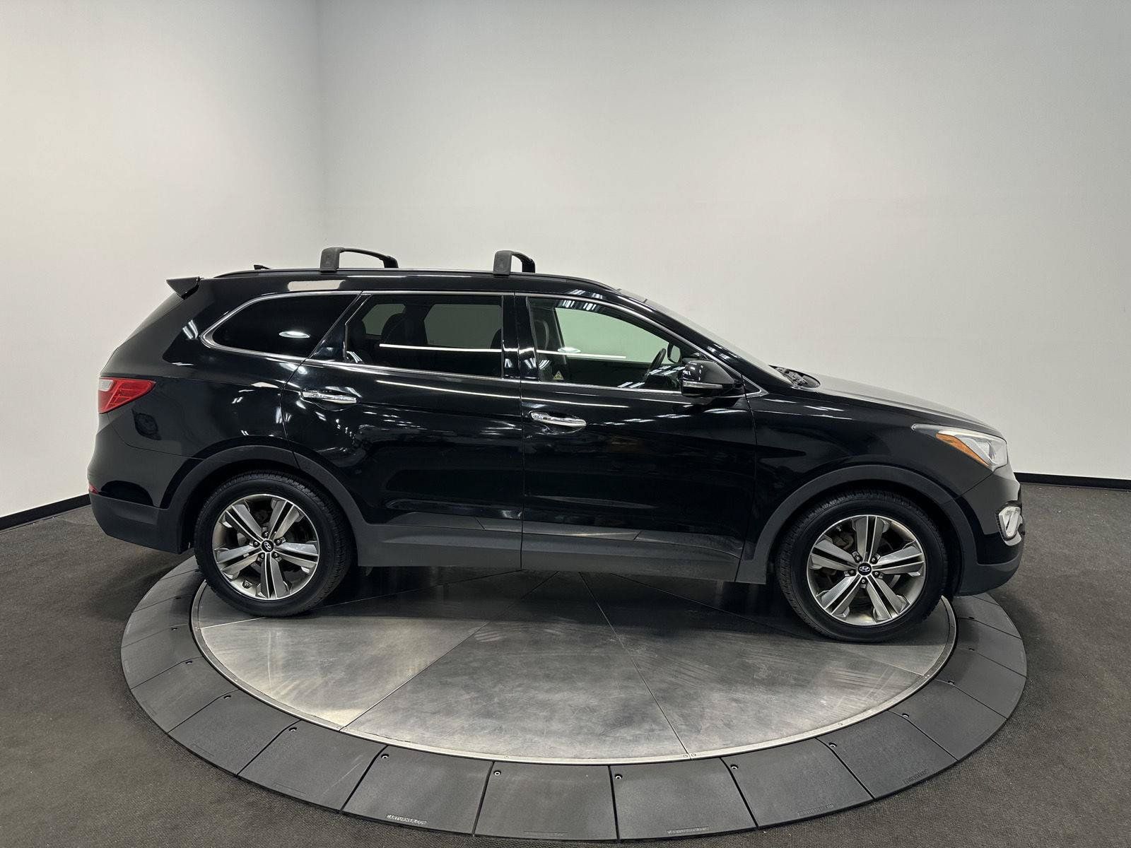 Used 2013 Hyundai Santa Fe Limited w/ Technology Pkg AWD/4WD image 8