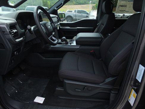 New 2025 Ford F150 XLT w/ Equipment Group 302A MID image 33