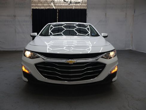 Used 2024 Chevrolet Malibu LS FWD image 2