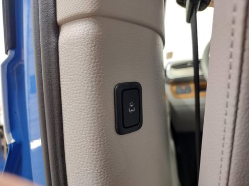 New 2025 Volkswagen ID. Buzz 1st Edition image 37