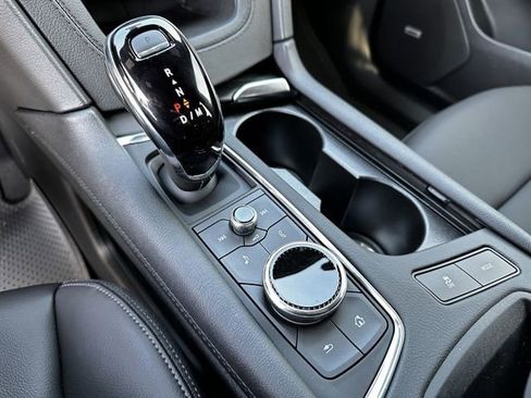 New 2025 Cadillac XT6 Luxury image 17