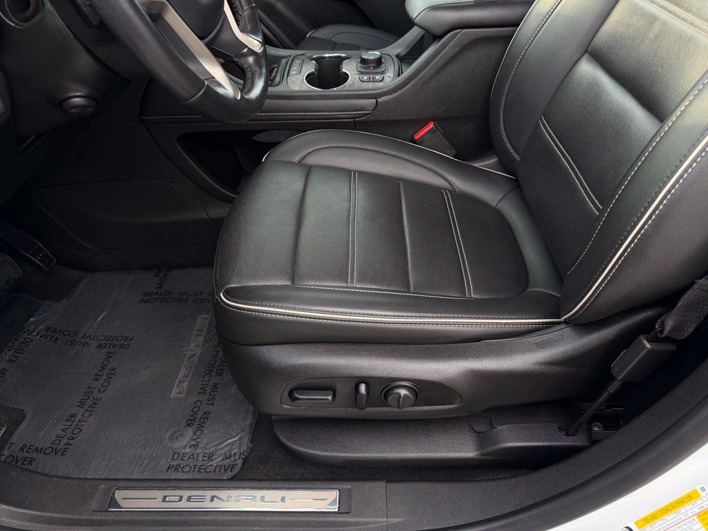 Used 2021 GMC Acadia Denali w/ Denali Technology Package FWD image 13