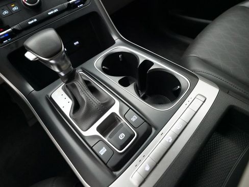 Certified 2024 Kia Carnival LX image 17