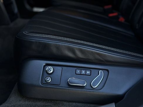 Used 2014 Bentley Flying Spur W12 image 22