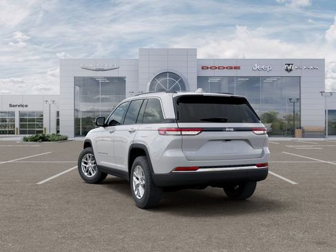 New 2026 Jeep Grand Cherokee Laredo AWD/4WD image 3