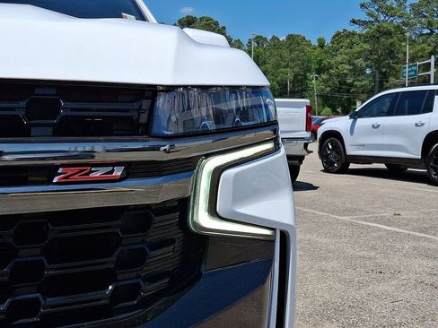 Used 2022 Chevrolet Tahoe Z71 w/ Luxury Package AWD/4WD image 9