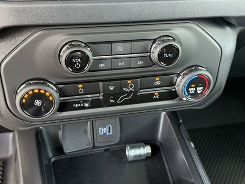 New 2025 Ford Bronco 2-Door w/ Sasquatch Package AWD/4WD image 13