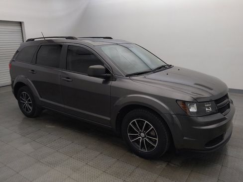 Used 2017 Dodge Journey SE w/ Flexible Seating Group FWD image 11