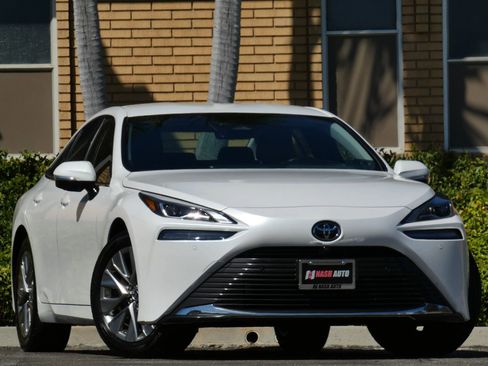 Used 2024 Toyota Mirai w/ Advanced Technology Package image 3