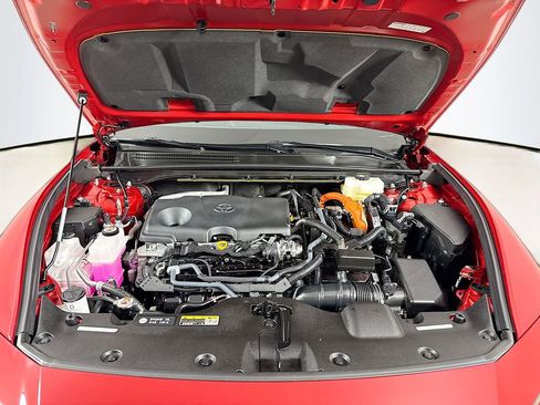 Certified 2023 Toyota Crown XLE image 32