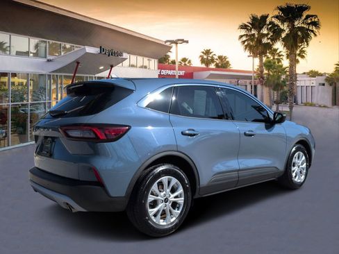 Used 2024 Ford Escape Active w/ Tech Pack #1 FWD image 3