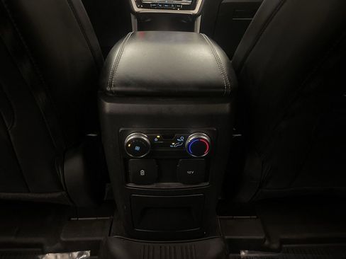 Used 2022 Ford Explorer XLT w/ Equipment Group 202A image 15