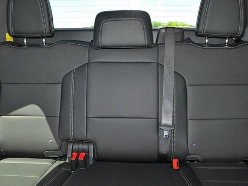 New 2025 Chevrolet Silverado EV LT image 11