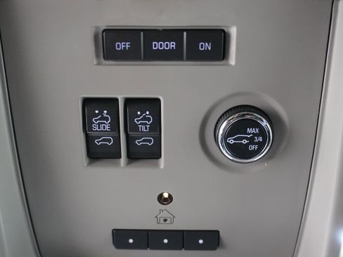 Used 2016 Chevrolet Suburban LTZ image 26