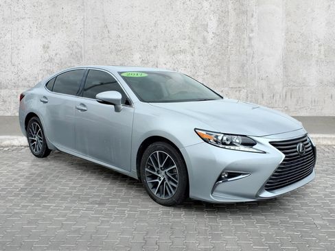 Used 2017 Lexus ES 350 w/ Navigation System Package FWD image 2