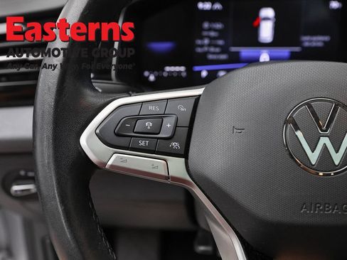 Used 2025 Volkswagen Jetta SE FWD image 15