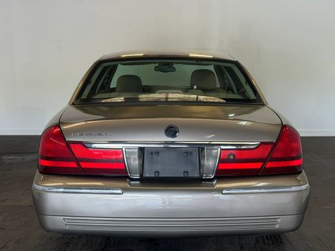 Used 2004 Mercury Grand Marquis GS RWD image 5